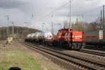 Die DE 83 der HGK befrdert am 01.04.10 den tglichen  Blausure-Express   zum Godorfer Hafen.