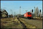 Mit einem leeren Autozug nach Zwickau-Mosel fhrt 185 588-1 der HGK am 22.2.2012 durch Leipzig-Thekla.