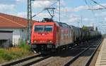 185 588 zog am 12.08.12 einen Kesselwagenzug durch Delitzsch u.