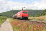 HGK 185 631-9 mit Kesselwagenzug in Fahrtrichtung Sden.