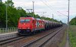 185 588 zog am 20.05.13 einen Kesselwagenzug durch Burgkemnitz Richtung Bitterfeld.