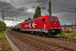 185 630-1 fährt mit einem Minerölzug aus dem Hafen Hamburg-Harburg heraus.Bild vom 17.5.2016