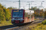 Hanseatische Eisenbahn mit Triebwagen 672 907 bei herbstlichem Licht am frühen Abend von Mirow kommend einfahrend in Neustrelitz.