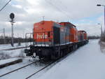 Die hvle V160.6 und V160.05,in der eisigen Winterkälte,am 02.März 2018,am Bahnsteig in Mukran Mitte.