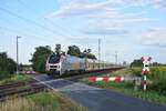 159 002 der HVLE fährt mit einem Schotterzug durch Güterglück gen Magdeburg. Vermutlich geht der Zug nach Haldensleben zum beladen.

Güterglück 17.07.2023