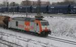 285 102 bei der Fahrt durch den Bahnhof Httenrode; 04.01.2009