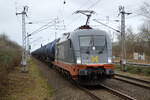 Hector Rail mit  242.503  Name: Balboa, [NVR:  91 80 6 182 503-3 D-HCTOR ] und Kesselwagenzug am 02.02.22 Durchfahrt Bf.