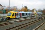 HLB/TSB Alstom Lint41 in Usingen Bhf am 01.12.22 vom Bahnsteig aus fotografiert