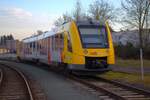 HLB Alstom Lint41 VT624 am 08.02.25 in Butzbach abgestellt von einen Gehweg aus fotografiert