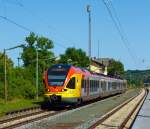 Ein 5-teiliger Flirt 429 546 / 046 der HLB (Hessischen Landesbahn) als RE 40 Gieen-Siegen, fhrt am 07.07.2013 durch den Bahnhof Ehringshausen in Richtung Siegen.