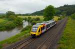   Der VT 281 (95 80 0648 021-3 D-HEB / 95 80 0648 521-2 D-HEB) ein LINT 41 der HLB (Hessische Landesbahn) am 27.05.2014 kurz vor der Einfahrt in den Bahnhof Leun/Braunfels.