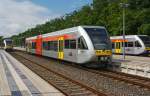   Der Stadler GTW 2/6 - VT 508 114 der HLB (Hessischen Landesbahn) verlässt am 18.08.2014, als RB 32 nach Friedberg, den Bahnhof Nidda.