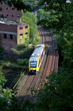 HLB VT 206 (640 106) passiert als RB 90 (61723)  Westerwald-Sieg-Bahn  Siegen Hbf - Westerburg am 10.09.16 die Sieg-Brücke kurz vor der Einfahrt in den Mühleberg-Tunnel in Scheuerfeld.