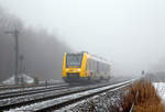 
Nebel im Hellertal....
Der VT 504 ein Alstom Coradia LINT 41 der neuen Generation (95 80 1648 104-5 D-HEB / 95 80 1648 604-4 D-HEB) der HLB (Hessische Landesbahn GmbH) fährt am 08.01.2017, als RB 96  Hellertalbahn  (Betzdorf - Herdorf - Neunkirchen - Haiger - Dillenburg), Umlauf RB 61769, von Herdorf weiter in Richtung Dillenburg.