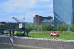 Die Hafenbahn in Frankfurt ist für mich die schönste Bahnstrecke im Frankfurter Raum zwischen Hafen, Main und der Uferpromenade führt die Strecke mehrere Kilometer den Main entlang