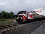 Die Lok D1(Krauss Maffei MH 05) der Hafenbahn Frankfurt ist zur Zeit im Hafen Hanau im Rangierbetrieb und zieht auf diesem Bild am 06.08.11 Tankwagen vom Oiltanking Lager in der Rangierbahnhof 