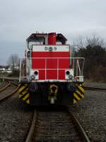 D9 der Hafenbahn Frankfurt am 07.12.13 in Hanau Hafen von einen Bahnübergang aus fotografiert