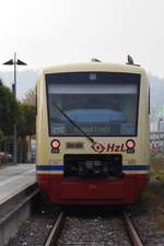 STOCKACH (Landkreis Konstanz), 23.10.2018, Abfahrt von Zug 252 der Hohenzollerischen Landesbahn nach Radolfzell am Bodensee; aufgenommen vom Fußgängerüberweg