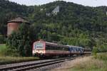 In den Sommermonaten ist an Wochenenden der Naturpark-Express, gebildet aus zwei Triebwagen der Hohenzollerischen Landesbahn und einem Fahrradtransportwagen, zwischen Sigmaringen und Tuttlingen