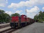 Am 24.6.14 fuhr V124 alias 212 910 mit einem Holzzug in Richtung Gammertingen davon.