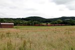 V151 mit Güterzug in voller Länge kurz vor Hechingen (21.06.2016)