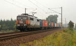 Mit einem Containerzug am Haken rollte 151 145 der HSL am 28.09.17 durch Jeßnitz Richtung Bitterfeld.