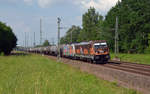 Am 03.06.18 führte 187 535 neben einem Kesselwagenzug noch eine weitere HSL-Lok durch Muldenstein Richtung Bitterfeld.