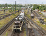 HSL 362 874 rangiert mit Kesselwagen im Hbf.