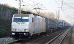 HSL Logistik GmbH mit der Rpool   186 433-9  [NVR-Number: 91 80 6186 433-9 D-Rpool] und einem schwach ausgelastetem KLV-ZUg (LKW WALTER Trailer) am 21.01.19 Bf.