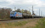 Mit einem Kesselwagenzug am Haken rollte 186 381 am 11.04.19 durch Braschwitz Richtung Halle(S).