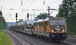 HSL Logistik GmbH mit  187 535  [NVR-Nummer: 91 80 6187 535-0 D-HSL) mit PKW-Transportzug am 06.06.19 Durchfahrt Bahnhof Saarmund.