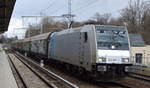 HSL Logistik GmbH, Hamburg [D] mit der Railpool-Lok  185 687-1  [NVR-Nummer: 91 80 6185 687-1 D-Rpool] und einem Ganzzug Schiebewandwagen am 18.03.21 Berlin Buch.