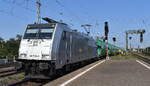 HSL Logistik GmbH, Hamburg [D] mit der Railpool Lok  186 539-3  [NVR-Nummer: 91 80 6186 539-3 D-Rpool] und einem Getreidezug am 05.09.24 Durchfahrt Bahnhof Magdeburg-Neustadt.