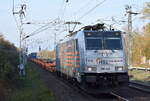 HSL Logistik GmbH, Hamburg [D] mit der Railpool Lok  186 551  [NVR-Nummer: 91 80 6186 551-8 D-Rpool] und einem KLV-Zug am 05.11.24 Höhe Bahnhof Berlin-Hohenschönhausen.