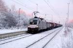 ES 64 U2 - 100 der HUPAC durchfhrt am 09.01.09 mit einem Gterzug den bahnhof Burgkemnitz in Richtung Halle(besttigte Sichtung).