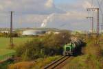 IL 183 (98 80 0264 007-2 D-LEUNA) mit einer bergabe aus Leuna Werken, auf dem Anschlussgleis bei Grokorbetha; 25.10.2010