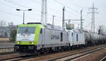 Captrain/ITL 285 119-4 (92 88 0076 108-4 B-ITL) hat ITL 285 107-9 und Kesselwagenzug (UN-Nr.: 90/3082 = Umweltgefährdender Stoff, flüssig, N.A.G.) am Haken am 17.02.18 Bf.