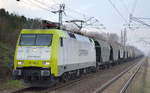 ITL - Eisenbahngesellschaft mbH mit der Captrain  152 196-2  [NVR-Number: 91 80 6152 196-2 D-ITL] und einem Getreidezug am 18.12.18 Bf.