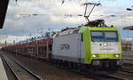 ITL - Eisenbahngesellschaft mbH mit der Captrain  185 541-0  [NVR-Number: 91 80 6185 541-0 D-ITL] und einem Fahrzeugtransport-Zug mit fabrikneuen VW Nutzfahrzeugen aus polnischer Produktion am