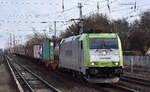 ITL - Eisenbahngesellschaft mbH, Dresden [D] mit ihrer  185 562-6  [NVR-Nummer: 91 80 6185 562-6 D-ITL] und Containerzug am 10.01.23 Berlin Hirschgarten, Viele Grüße an den Tf.