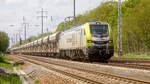 ITL - Eisenbahngesellschaft mbH mit 159 103-1 (NVR-Nummer: 90 80 2159 103-1 D-ITL) und Schüttgutwagenzug am 11.05.2023 Durchfahrt bei Diedersdorf.