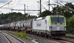 ITL - Eisenbahngesellschaft mbH, Dresden [D] mit ihrer  193 484-4  [NVR-Nummer: 91 80 6193 484-3 D-ITL] und einem Kesselwagenzug am 05.08.23 Höhe Bahnhof Leipzig Thekla.