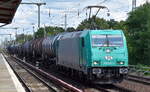 ITL - Eisenbahngesellschaft mbH, Dresden [D] mit ihrer  185 633-5  [NVR-Nummer: 91 80 6185 633-5 D-ITL] und einem Kesselwagenzug am 11.07.24 Höhe Bahnhof Berlin-Hirschgarten.