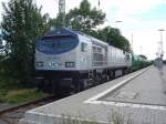 BR 250 005-6 der ITL steht im August 2004 im Bahnhof Smmerda.