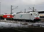 186 138-4 und 1116 235-1 der ITL halten Schnee bedeckt ihre Wochenend Ruhe.01.02.09.