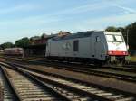 BR 285 106-1 der ITL wartet am 21.08.08 in Haldensleben auf Ausfahrt nach Baro Blstringen.