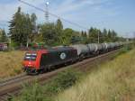 481 002-4 der ITL kommt mit einem Kesselwagenganzzug aus Richtung Magdeburg Hbf. Die fahrt ging Richtung Braunschweig, fotografiert am 19.08.2009.