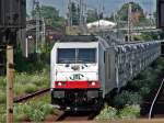 ITL 285 109 durchfhrt gerade den Bf Halle mit einem Autozug am 21.07.09