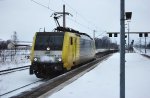 ES 64 F4 - 203 (ITL E 189-203) mit einem Containerzug am 30.01.2010 durch Rathenow