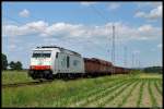 Mit einem Kohlebrikettzug befhrt 285 108-7 der ITL am 28.05.2012 die Strecke von Groenhain nach Priestewitz.